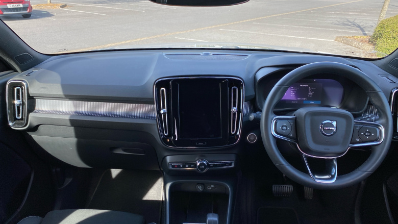 Volvo XC40 2.0 B3P Plus Dark 5dr Auto Petrol Estate